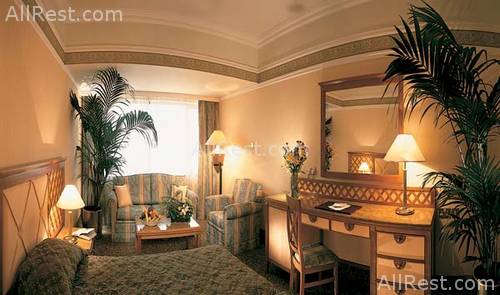 Amathus Beach Hotel 17